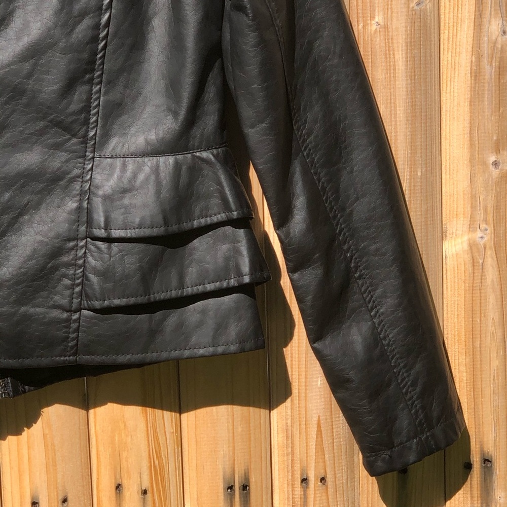 Collarless Leather Jacket - Picture 3 of 4